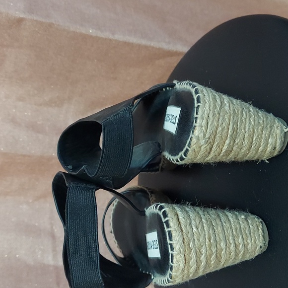 Steve Madden Black wedge shoes - Picture 3 of 5